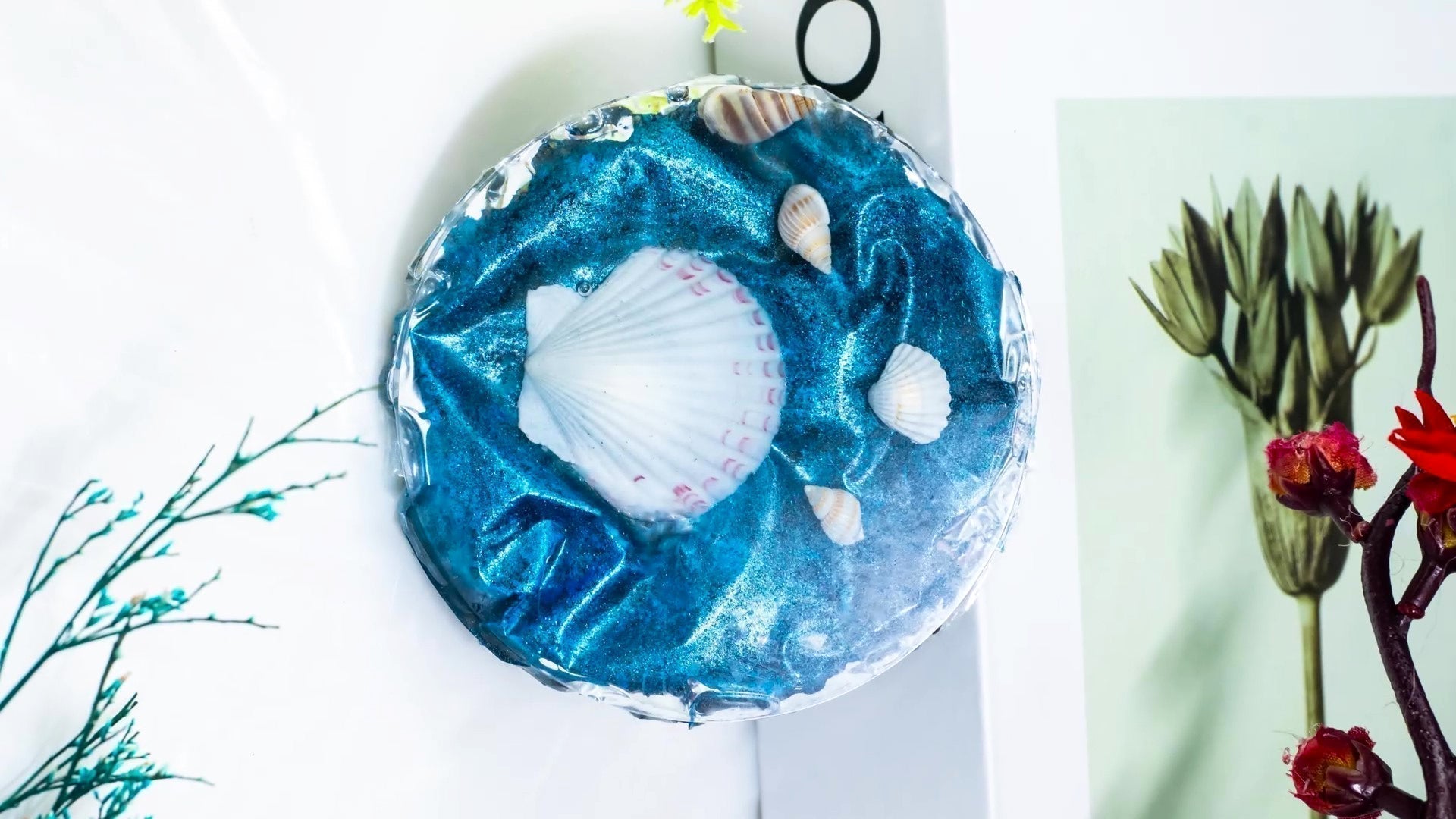 Epoxy Resin Art: How to Add Color and Texture with Pigments and Powders