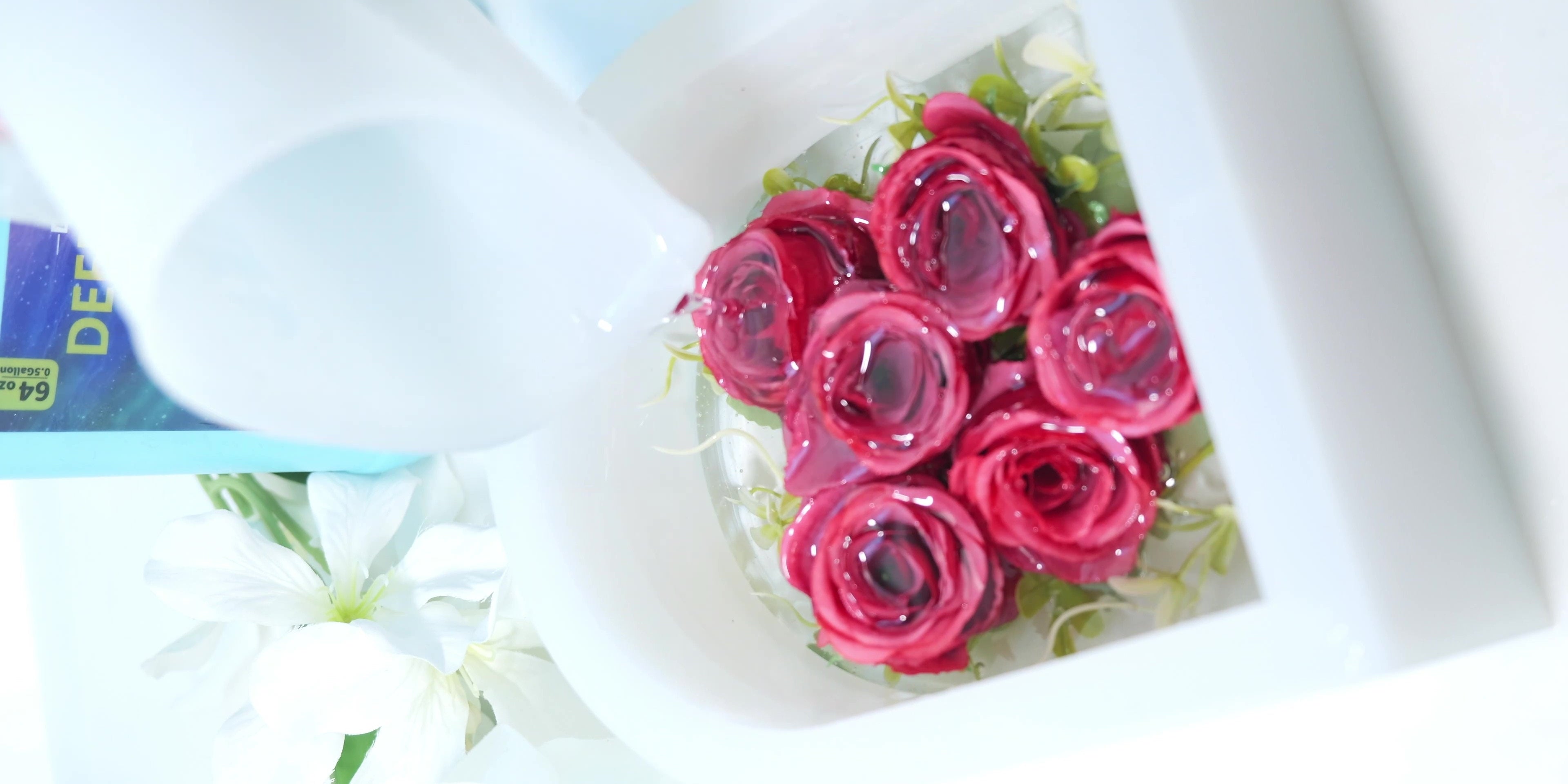 How to Prevent Bubbles When Making Resin Molds
