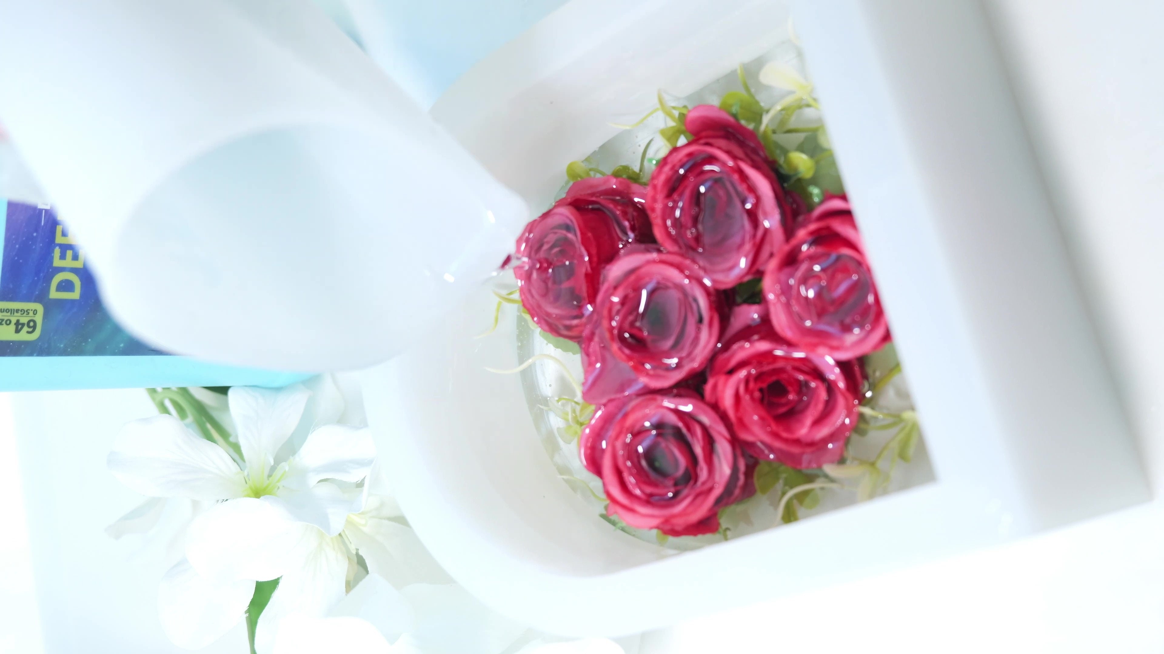 How to Prevent Bubbles When Making Resin Molds