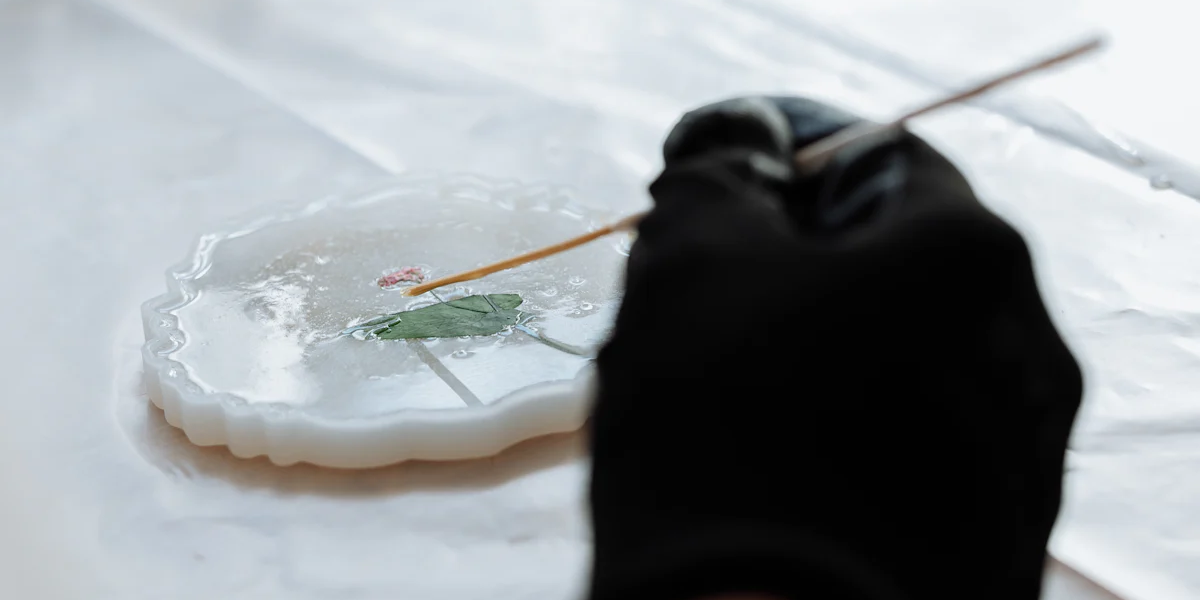 Using bond craftor resin to make resin coasters