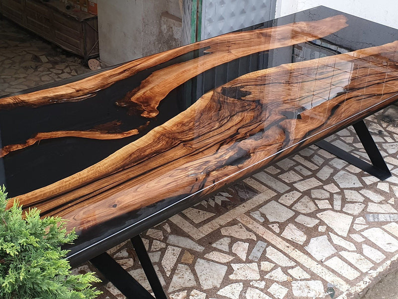 Epoxy Resin and Wood Tables: The Perfect Combination for Stunning, Durable Furniture