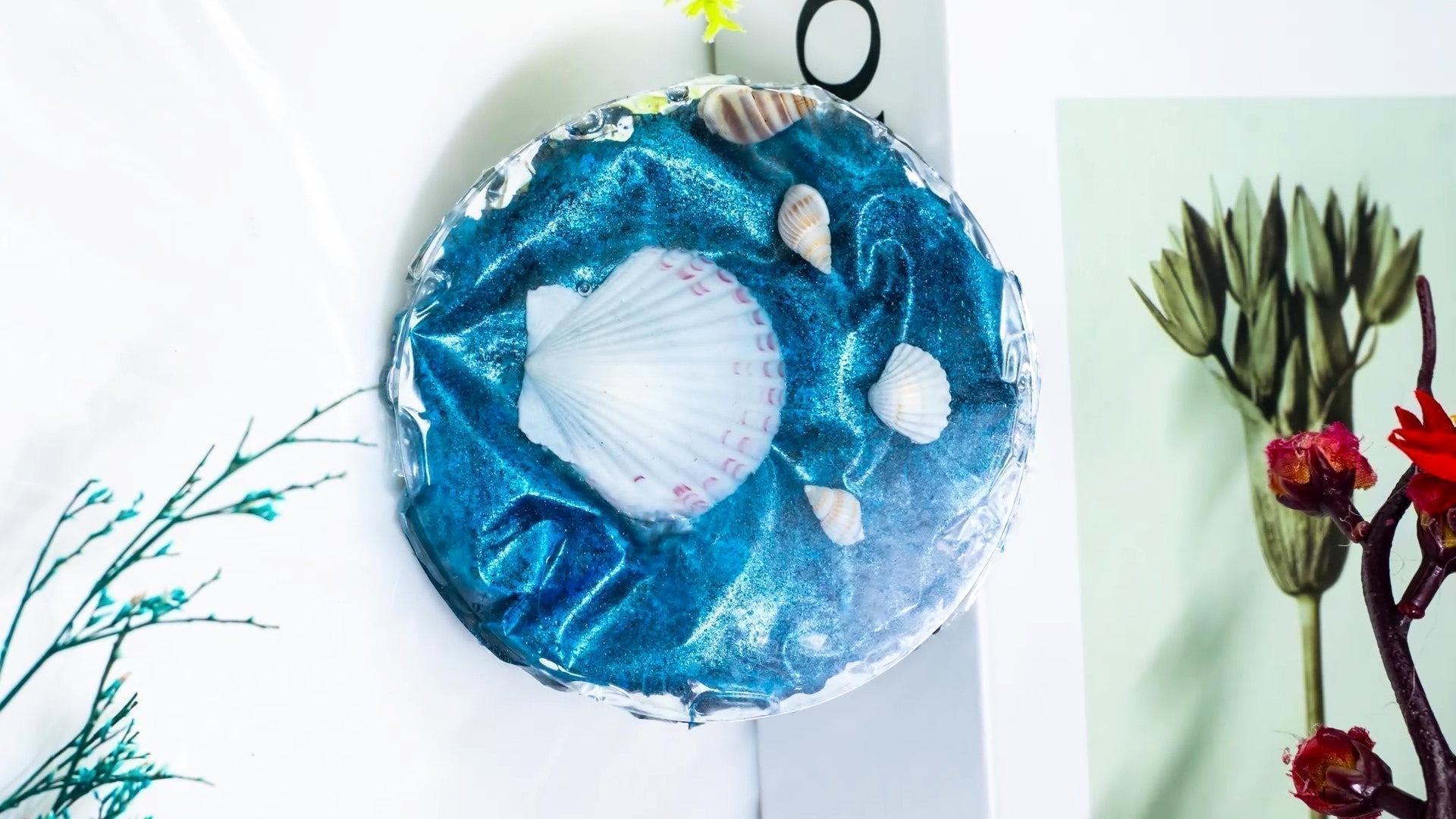 Epoxy Resin Art: How to Add Color and Texture with Pigments and Powders