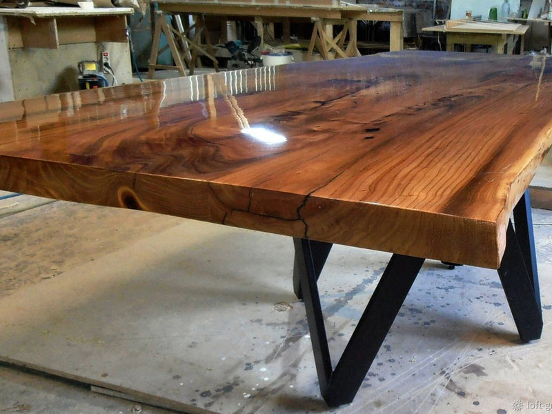 How to Apply Epoxy Resin on Table Tops for a Smooth, Glossy Finish