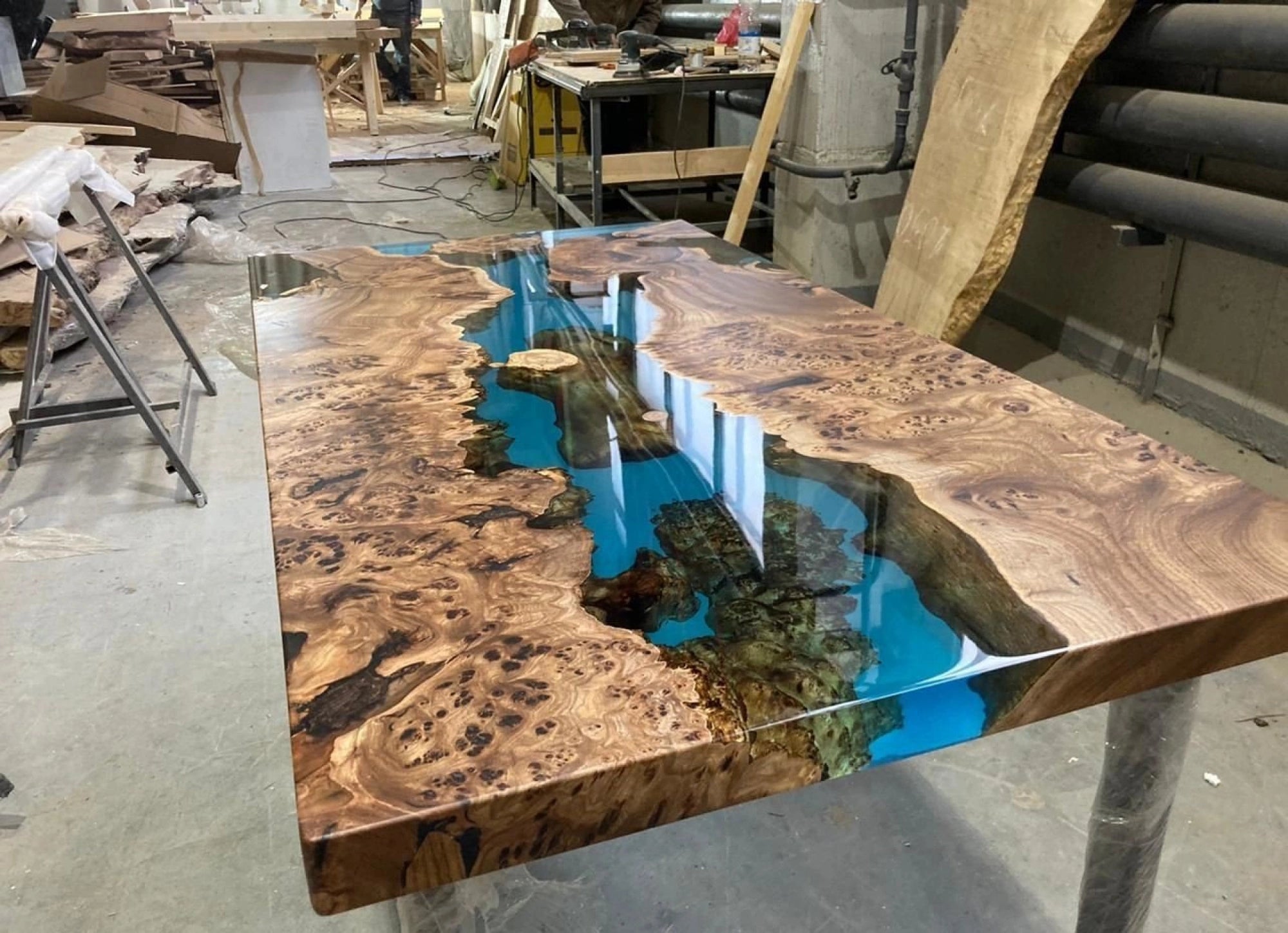 "The clarity is unbelievable — it looks like the objects are floating in glass."